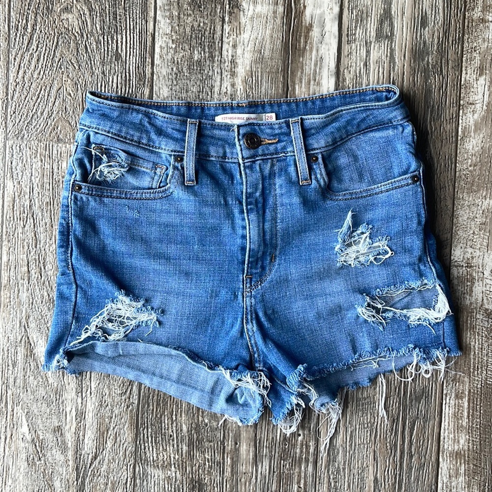 LEVI’S 721 HIGH RISE JEAN SKINNY DENIM DISTRESSED SHORTS, 28